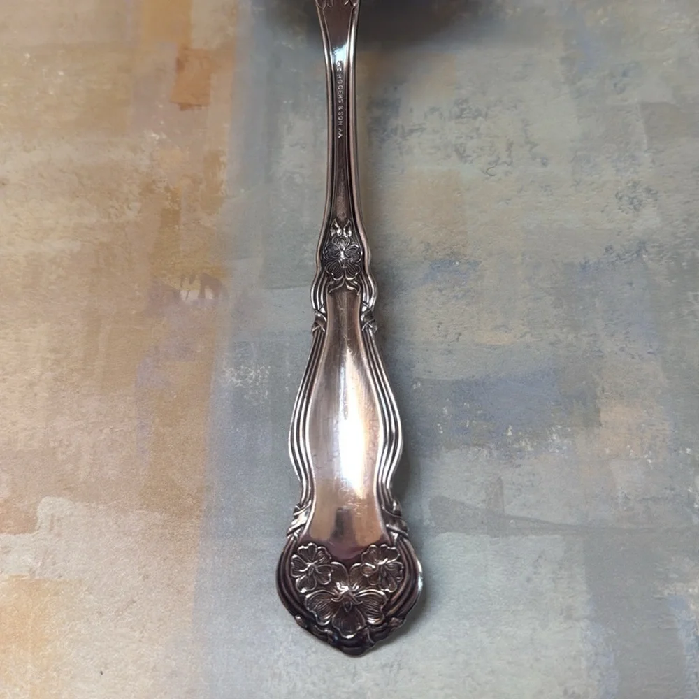 1910 WM Rogers & Sons - Elegant Silver Serving Ladle
